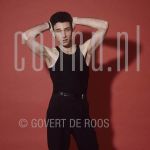 13-05-1978 Robert Gordon at studio in Amsterdam.

[keywords]Posed, Half Length, Eyecontact[/keywords]